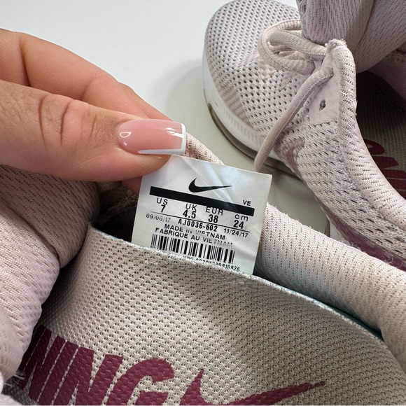 Nike Womens Zoom All Out Low 2 AJ0036-602 Pink Running Shoes Sneakers Size 7 - Picture 9 of 11